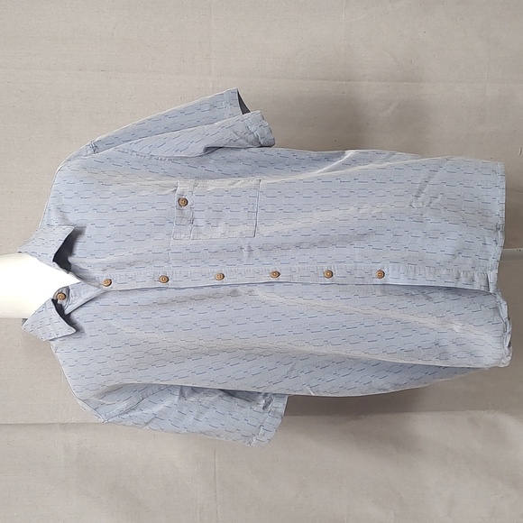 Button down - Picture 1 of 1